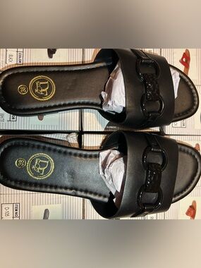 Women’s Slide Sandals Size 8 – 3 for $50 Deal 🔥